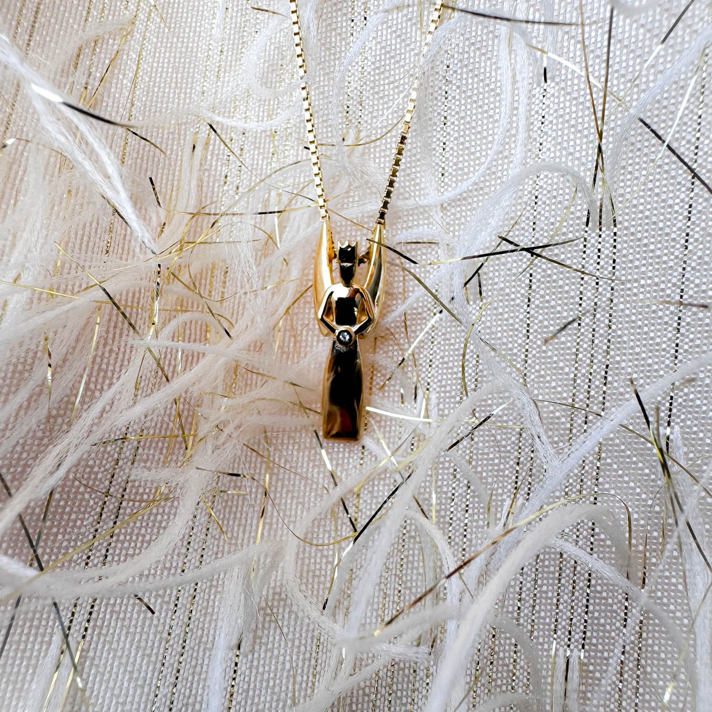 Engel mit Kette